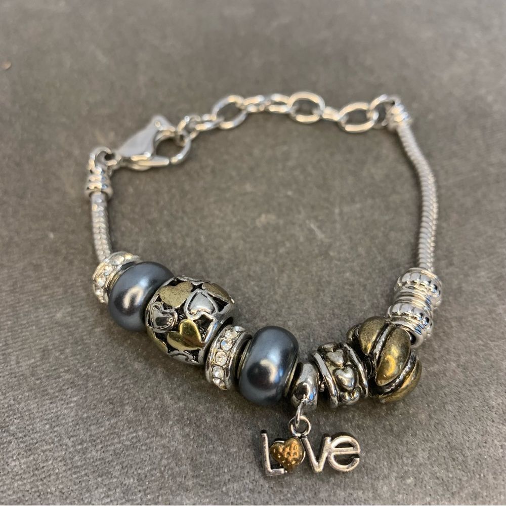 SILVERTONE charm bracelet Crystal Rhinestone love hearts